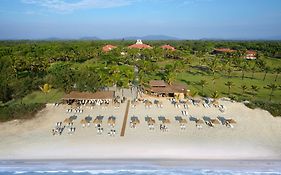 Caravela Beach Resort